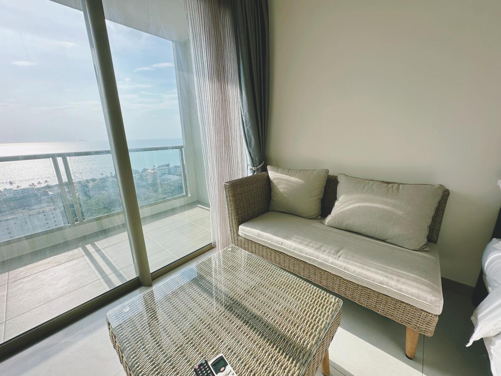 Riviera Jomtien By Daisy Pattaya 2 Apartamento Exterior foto