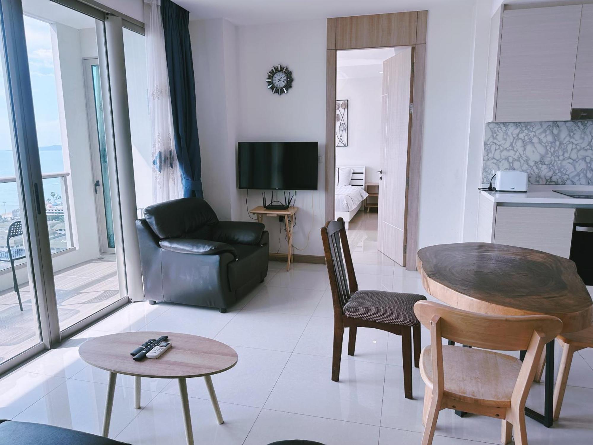 Riviera Jomtien By Daisy Pattaya 2 Apartamento Exterior foto